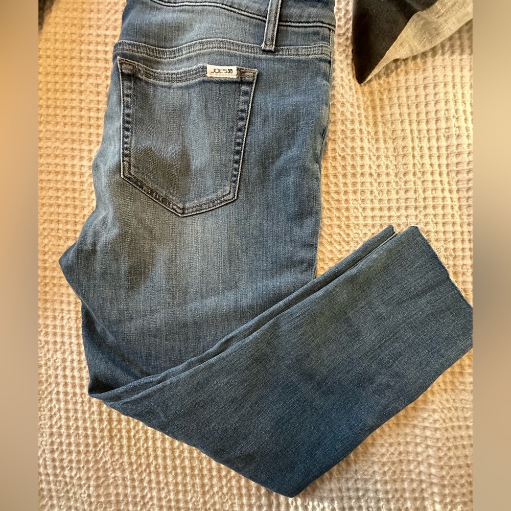 Joe’s Jeans Mid Rise Skinny Fit Ankle